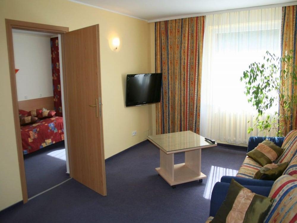Karolina Park Hotel VNO Eksteriør bilde