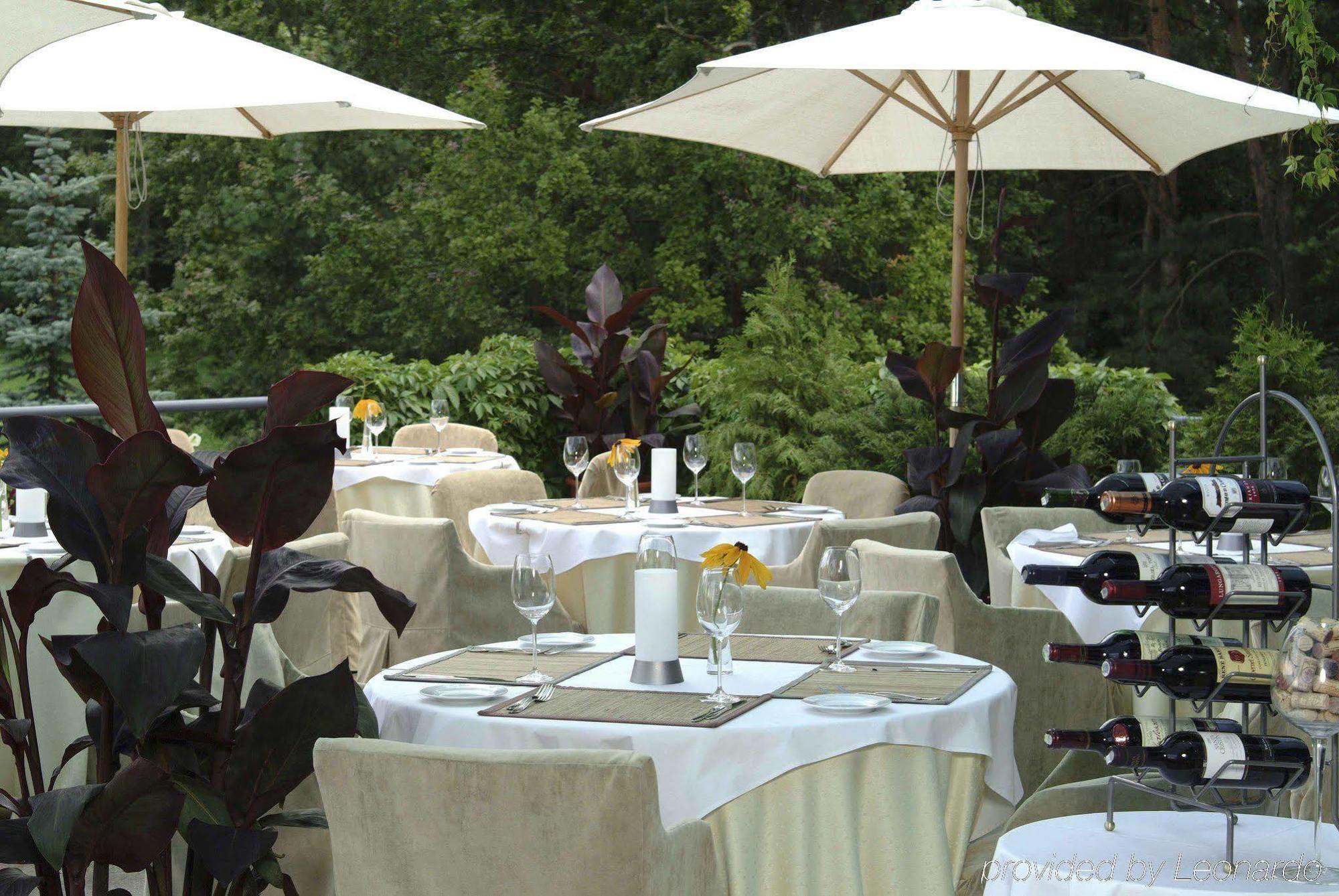 Karolina Park Hotel VNO Restaurant bilde