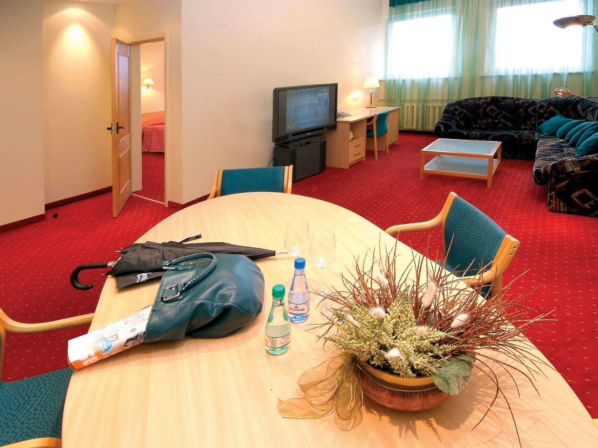 Karolina Park Hotel VNO Eksteriør bilde