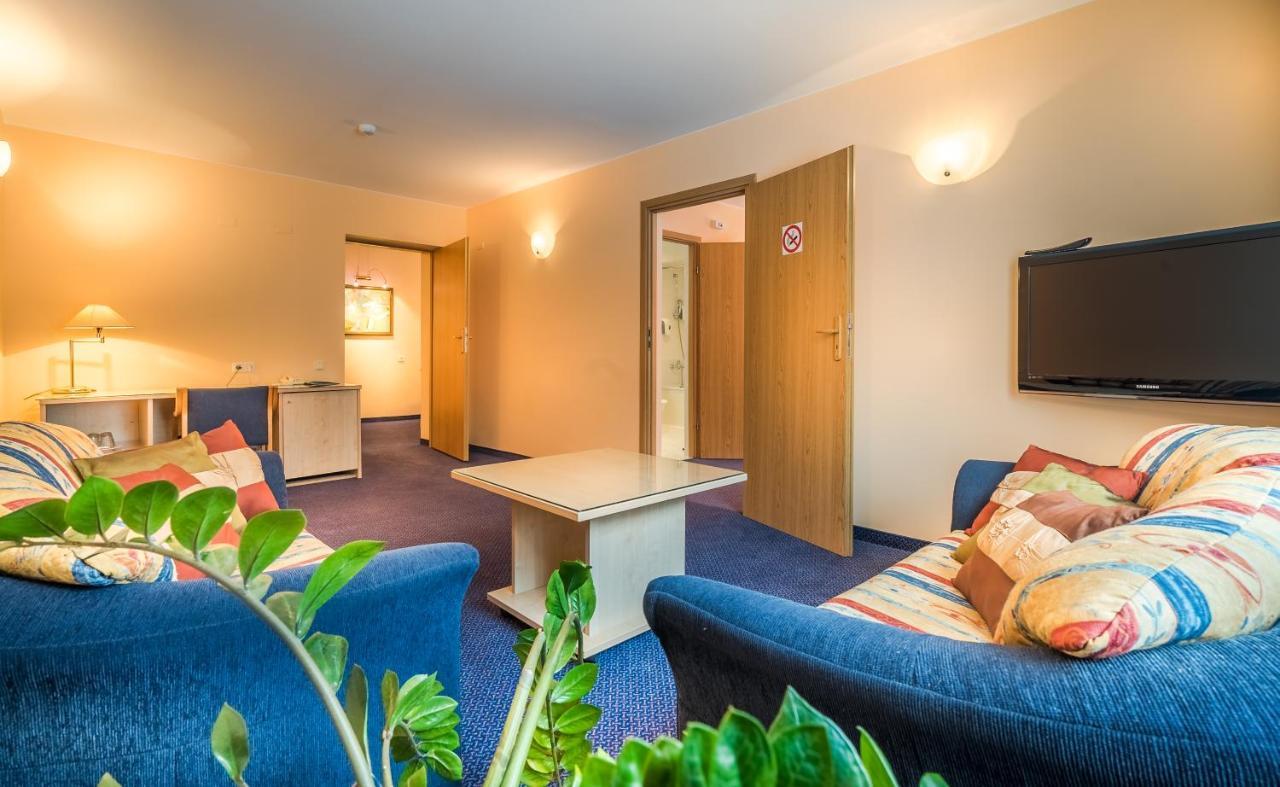 Karolina Park Hotel VNO Eksteriør bilde